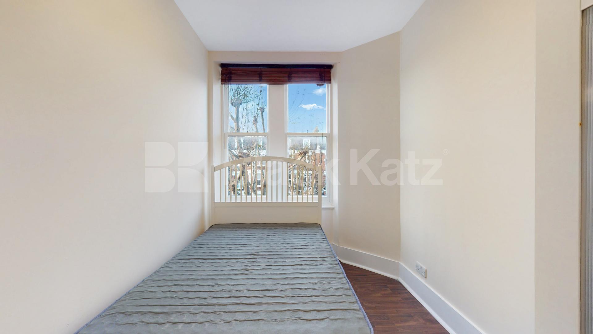 Modern one bed set within a large period house mins to tube and shops Sutherland Avenue, Maida Vale